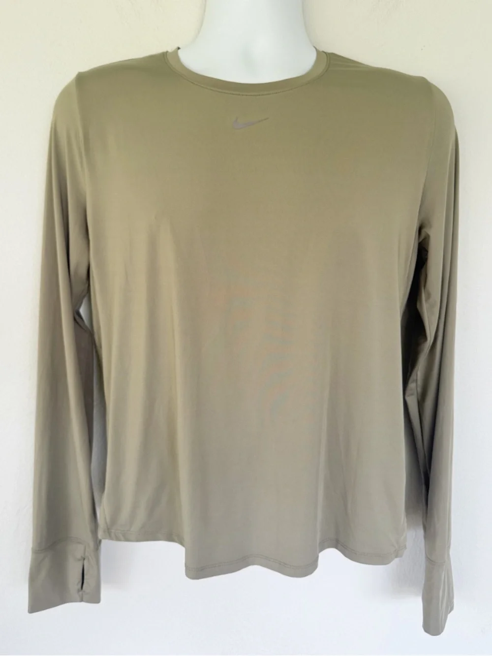 Nike One Dri-Fit olive gray men’s long sleeve thumb hole workout tee medium